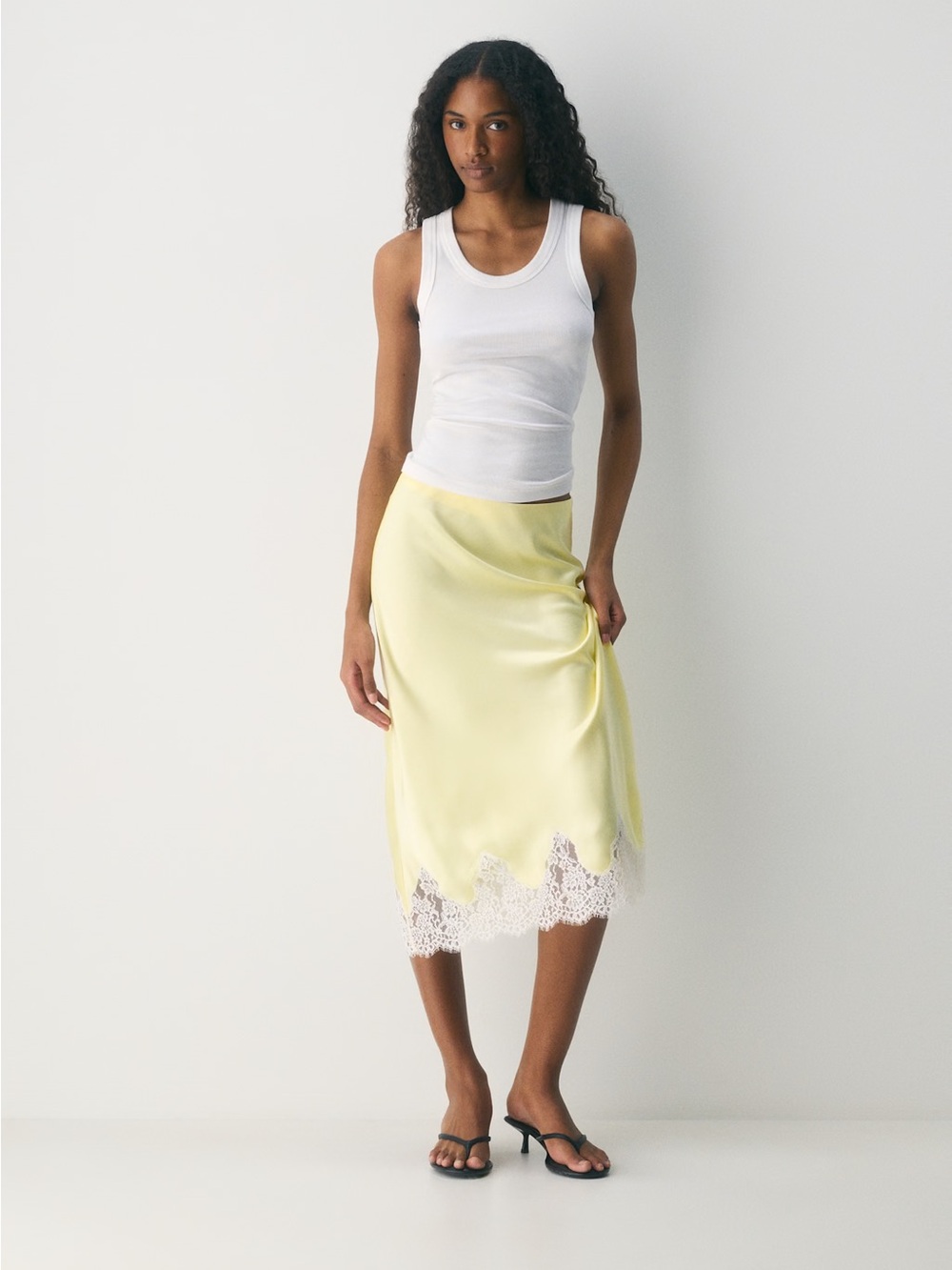 Aritzia Wilfred Henrietta Satin Skirt